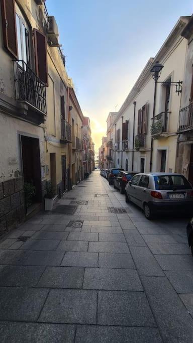 Appartamento Al Centro Di Cagliari Luaran gambar