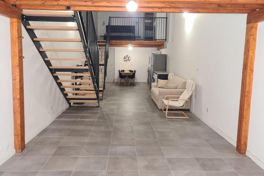 Appartamento Al Centro Di Cagliari Luaran gambar