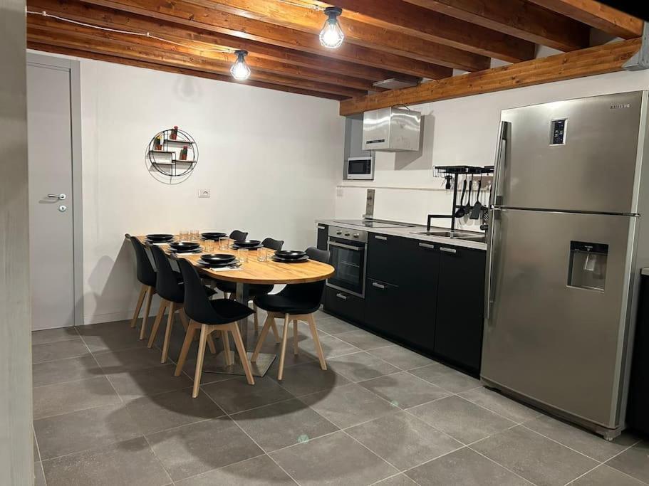 Appartamento Al Centro Di Cagliari Luaran gambar