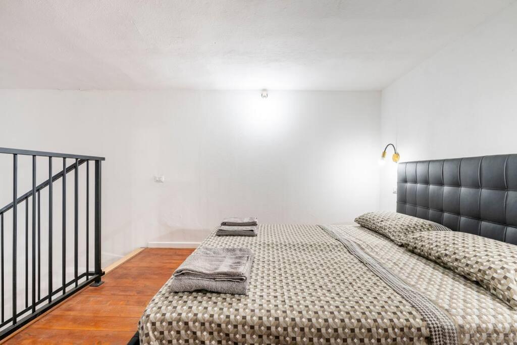 Appartamento Al Centro Di Cagliari Luaran gambar